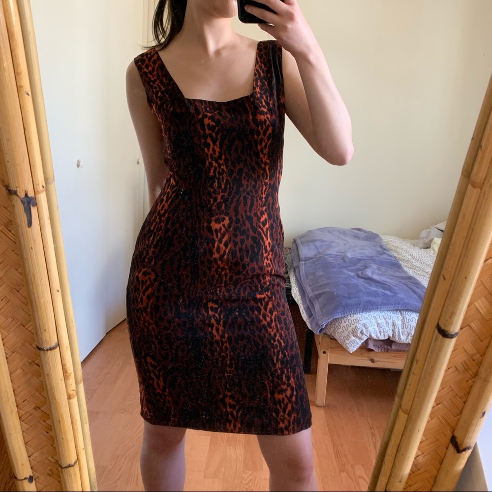 ❌SOLD❌Vintage Red cheetah print square neck dress - Picture 5 of 13